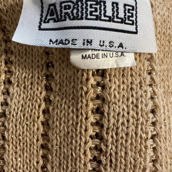 Beautiful sweater with a gold glitter to it. Tag says 14 but see measurements. - Picture 4 of 8